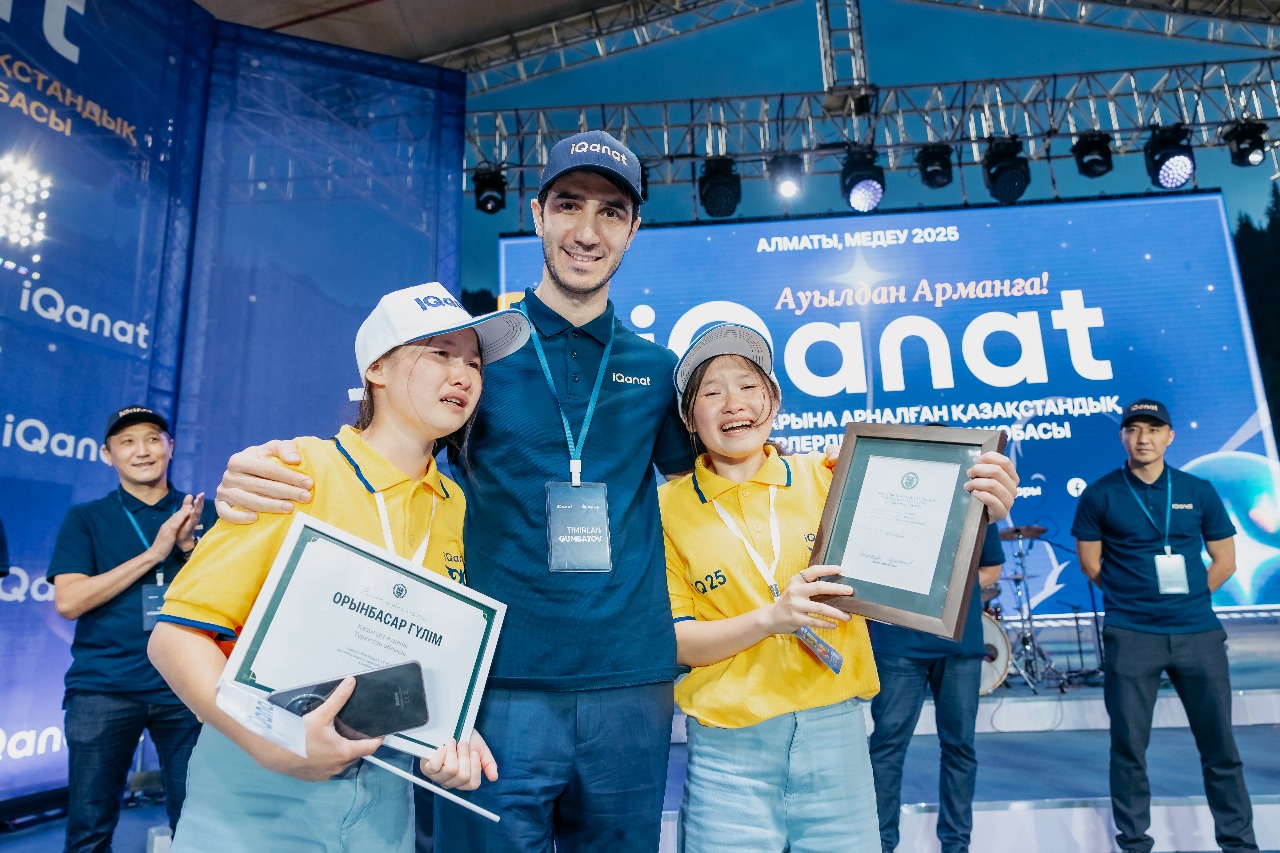 Ер адам дәретханада жұлқынып жатыр